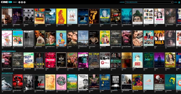 Pantalla principal de Cinear Play con opciones de series, películas, documentales y recomendaciones nacionales.
